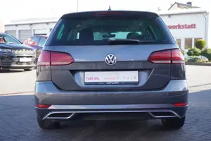 Volkswagen Golf VII Variant 1.5TSI Highline LED Pano Standhei Bild 4