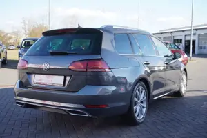 Volkswagen Golf VII Variant 1.5TSI Highline LED Pano Standhei Bild 5