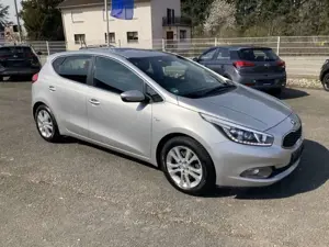 Kia Ceed / cee'd cee'd Navi ALU PDC Klimaaut Dream-Team Bild 1