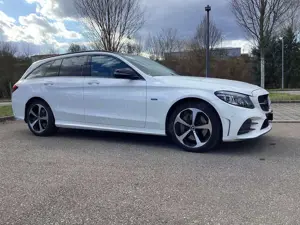 Mercedes-Benz C 300 C 300 e T 9G-TRONIC AMG Line