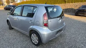 Daihatsu Sirion 1.3 4-türig Klima Tüv Bild 5