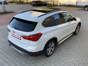 BMW X1 sDrive18d/Kamera/Panorama/HuD/ACC/Spurhalte Bild 4