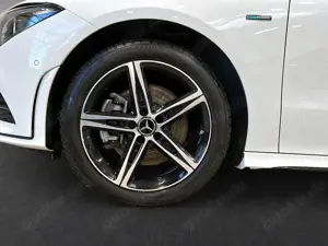 Mercedes-Benz CLA 250 e SB ED+AMG+MBUX+Memory+NIGHT+Kamera+SHZ Bild 4