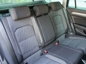 Volkswagen Passat Variant 2.0 TDI Business IQ.Light AHK Kam Bild 5