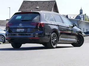 Volkswagen Passat Variant 2.0 TDI Business IQ.Light AHK Kam Bild 3