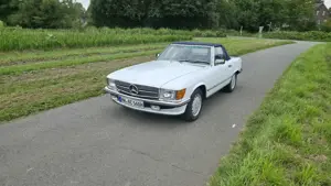 Mercedes-Benz SL 560