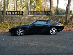 Porsche 928