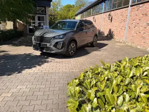 Peugeot 2008 Allure 1.2 PureTech 96 kW Automatik | Grip-