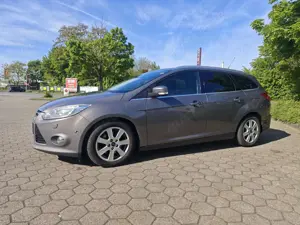 Ford Focus Focus Turnier Turnier 1.6 EcoBoost Start-Stopp-System Titanium Bild 2