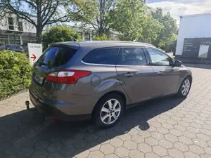 Ford Focus Focus Turnier Turnier 1.6 EcoBoost Start-Stopp-System Titanium Bild 4