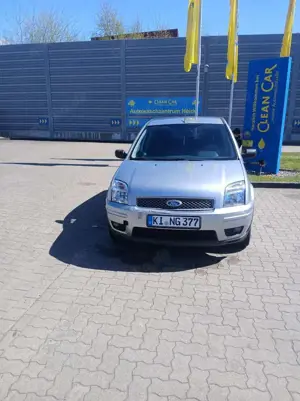 Ford Fiesta Bild 2