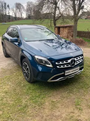Mercedes-Benz GLA 220 d 4Matic Urban Style / NAVI / LED / WR Bild 2