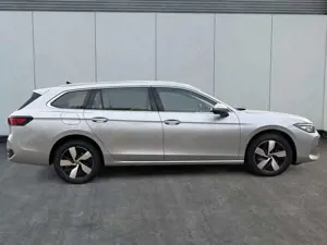 Volkswagen Passat Variant Business DSG+AHK+MASSAGE+NAVI+... Bild 5