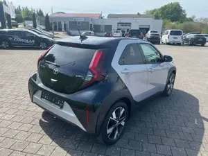 Toyota Aygo X Hybrid Teamplayer Technik Paket SH EPH Smart Key Bild 4