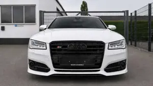 Audi S8 PLUS Quattro*UNFALLFREI*KERAMIK*MASSAGE*ABT