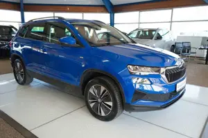Skoda Karoq Tour 4x4 AUTOMATIK / NAVI / XENON / PDC Bild 2