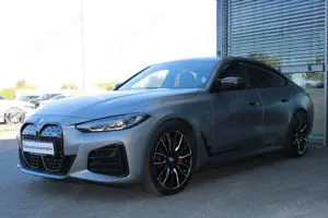 BMW i4 M50 M Sport pro Mattgrau AHK Kamera ACC Navi