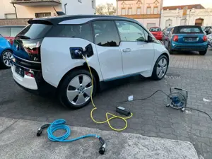 BMW i3 Navi  LED  Kamera 125 KW  2x Ladekabel