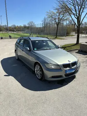 BMW 330 330xi Touring Aut.