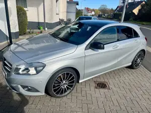 Mercedes-Benz A 200 A 200 (BlueEFFICIENCY)