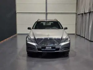 Mercedes-Benz E 200 CGI BlueEfficiency *Navi| LED| AHK* Bild 2
