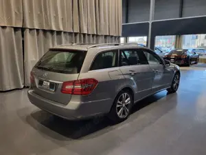 Mercedes-Benz E 200 CGI BlueEfficiency *Navi| LED| AHK* Bild 4