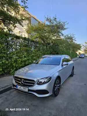 Mercedes-Benz E 220 d T 9G-TRONIC Bild 2