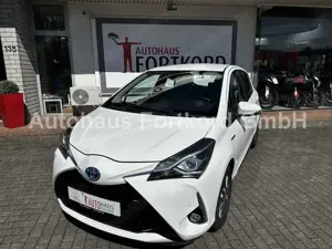 Toyota Yaris 1.5 Hybrid Business - NAVI,KAM., SHZ ...