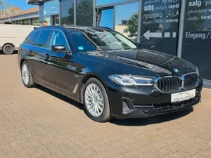 BMW 530 e xDrive - ASSISTS - PANO - AHK - 8 x ALU