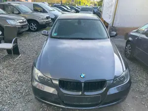 BMW 325 325i xDrive+Automatik+1Hand 1Jahr Garantie+Auto1A