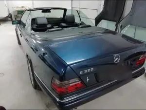 Mercedes-Benz E 320 W124 Cabrio 1.Hand *BRD* 5-Gang