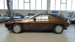 Porsche 928