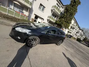 Ford Focus Turnier 1.0 EcoBoost Start-Stopp-System Champions