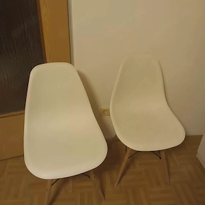 2 weiß Stühle,sehr gute Zustand 