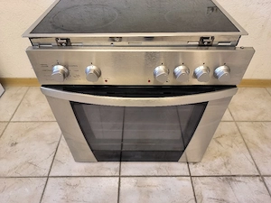 Backofen mit Ceranfeld  Bild 3