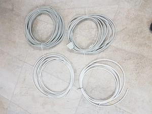 verschiedene Kabel zu verschenken