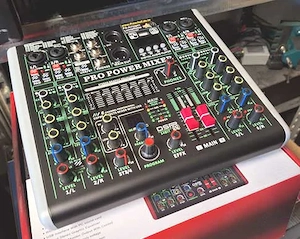 Multitalent Powermixer 6 Kanal 2x 300WATT BT USB PC Rec Aufnahme auf USB PA DJ Bühne