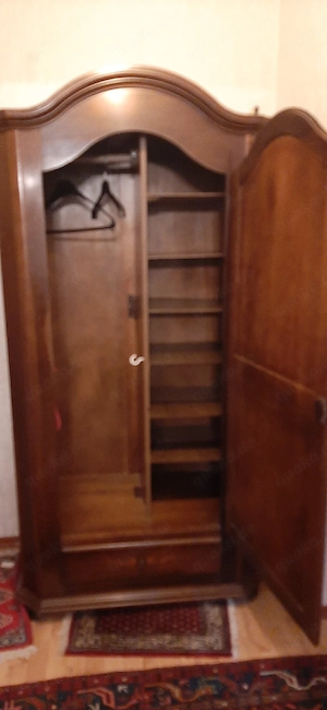 Garderobenschrank, Holz mit Malerei