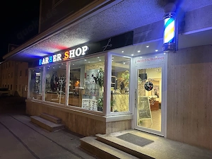 Friseursalon   Barbershop   vollausgest