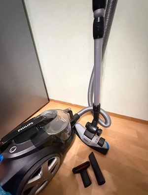 Philips PowerPro Expert Staubsauger   Sehr guter Zustand 
