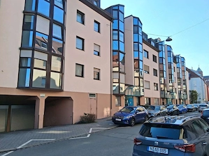 Helle 3,5-Zimmer Wohnung im 3. OG mit Balkon in Nürnberg Bleiweißviertel