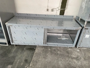 Arbeitsschrank mit Schiebetüren + Aufkantung Edelstahl 200X70cm
