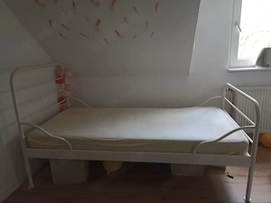 Ikea Bett- sehr schön komplett mit Rost und s.g. Matratze
