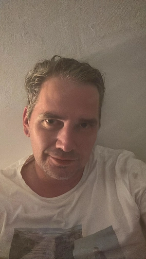 Attraktiver großer und erfahrener Liebhaber  Bild 3