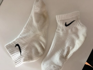 Ich verkaufe getragene Socken und Fußbilder  Bild 2