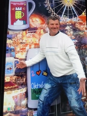 Er sucht sie  Bild 3