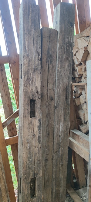 sehr alte Holzbalken