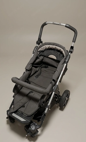 Kinderwagen mit Babywanne 