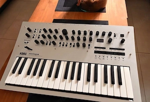 Korg Minilogue Synthesizer