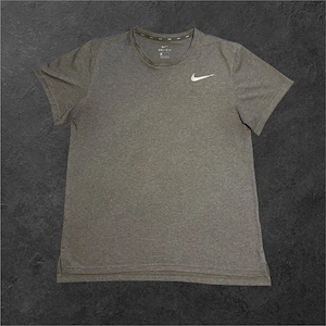 Nike Dri-FIT T-Shirt Grau   Sportlich & Atmungsaktiv Größe L